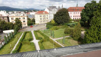 LiebigK paláci patří i reprezentativní zahradaMad
